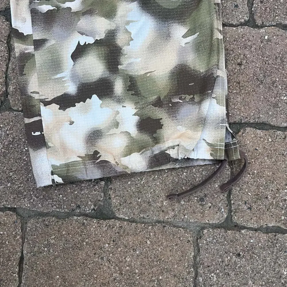 NWT Nike Women's Sportswear Mid-Rise Oversized Camo Cargo Pants HM9015-104